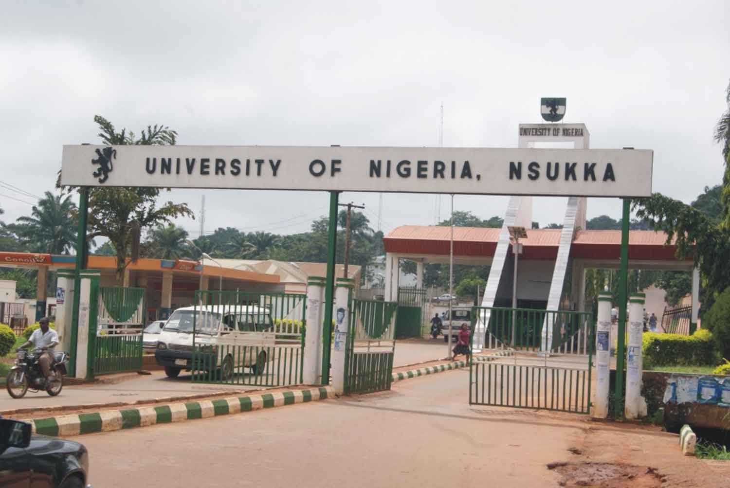 UNN student threatened with expulsion after ‘going n@ked’ while dancing to win N10k at an event in the school (video)