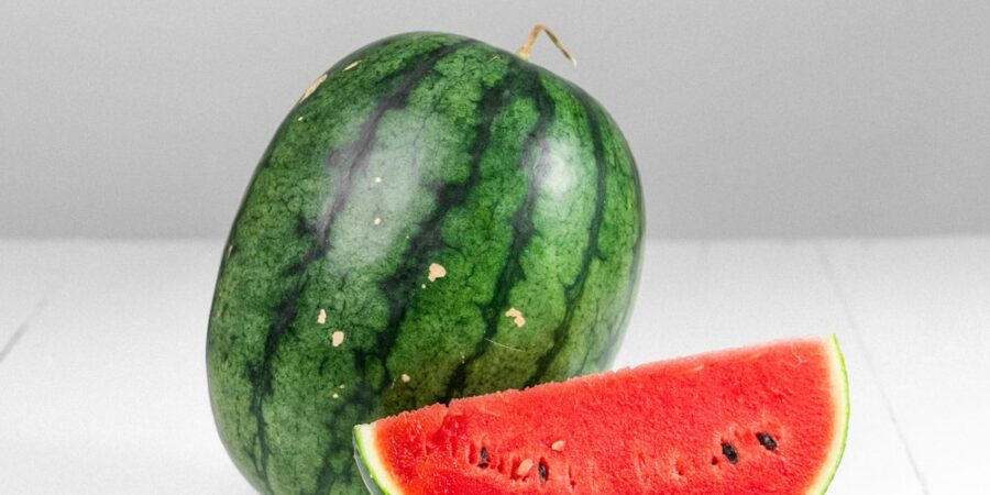 3 reasons why 12 to 1pm is the best time to eat watermelon