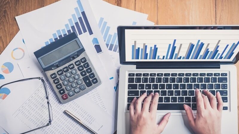 Pros and Cons of an Accounting Career