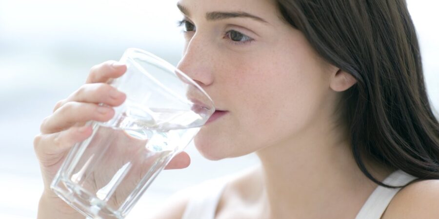 5 Health Benefits of Drinking Water With a Spoonful of Baking Soda